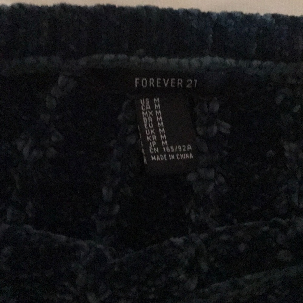 Forever 21 dark green cropped sweater, size Medium - Picture 2 of 2